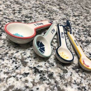 Measuring spoons
